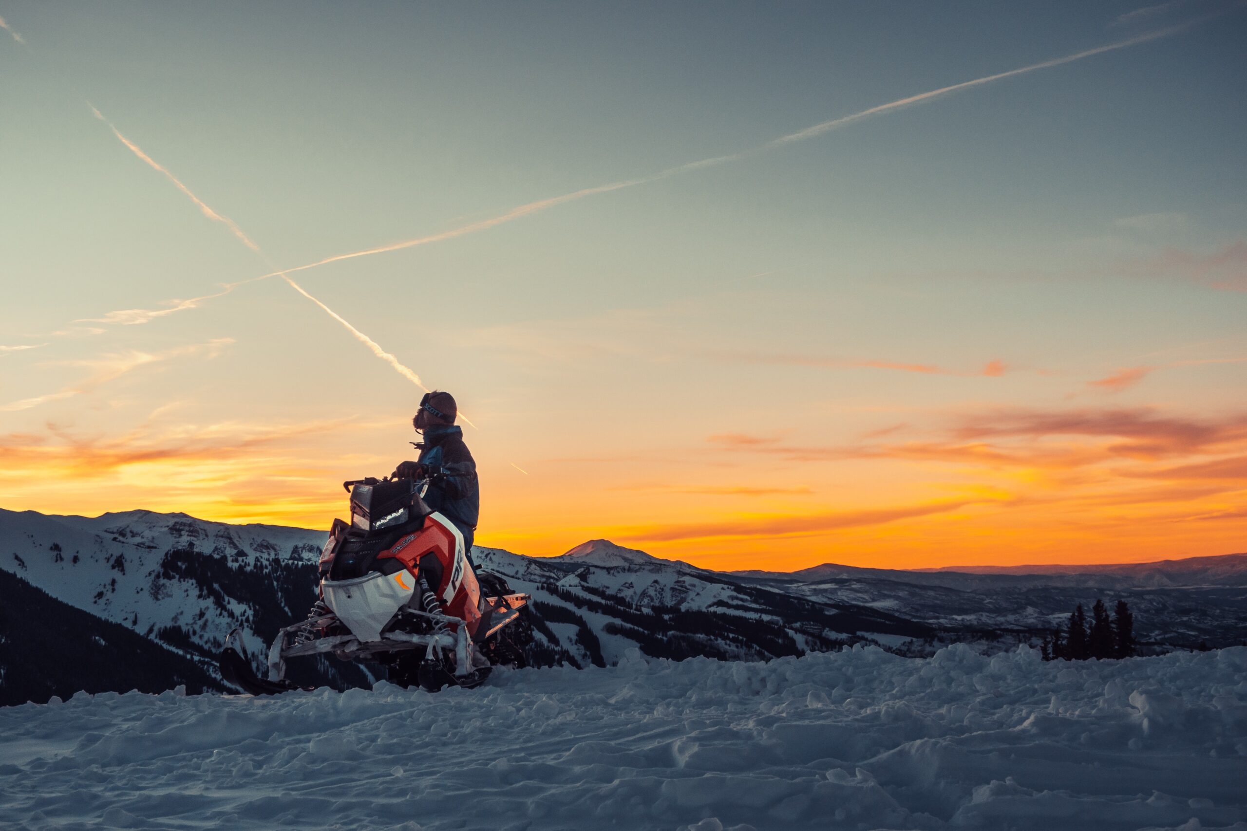 Snowmobile tours Jukkasjärvi, Lapland, Sweden och Dogsledding Sweden